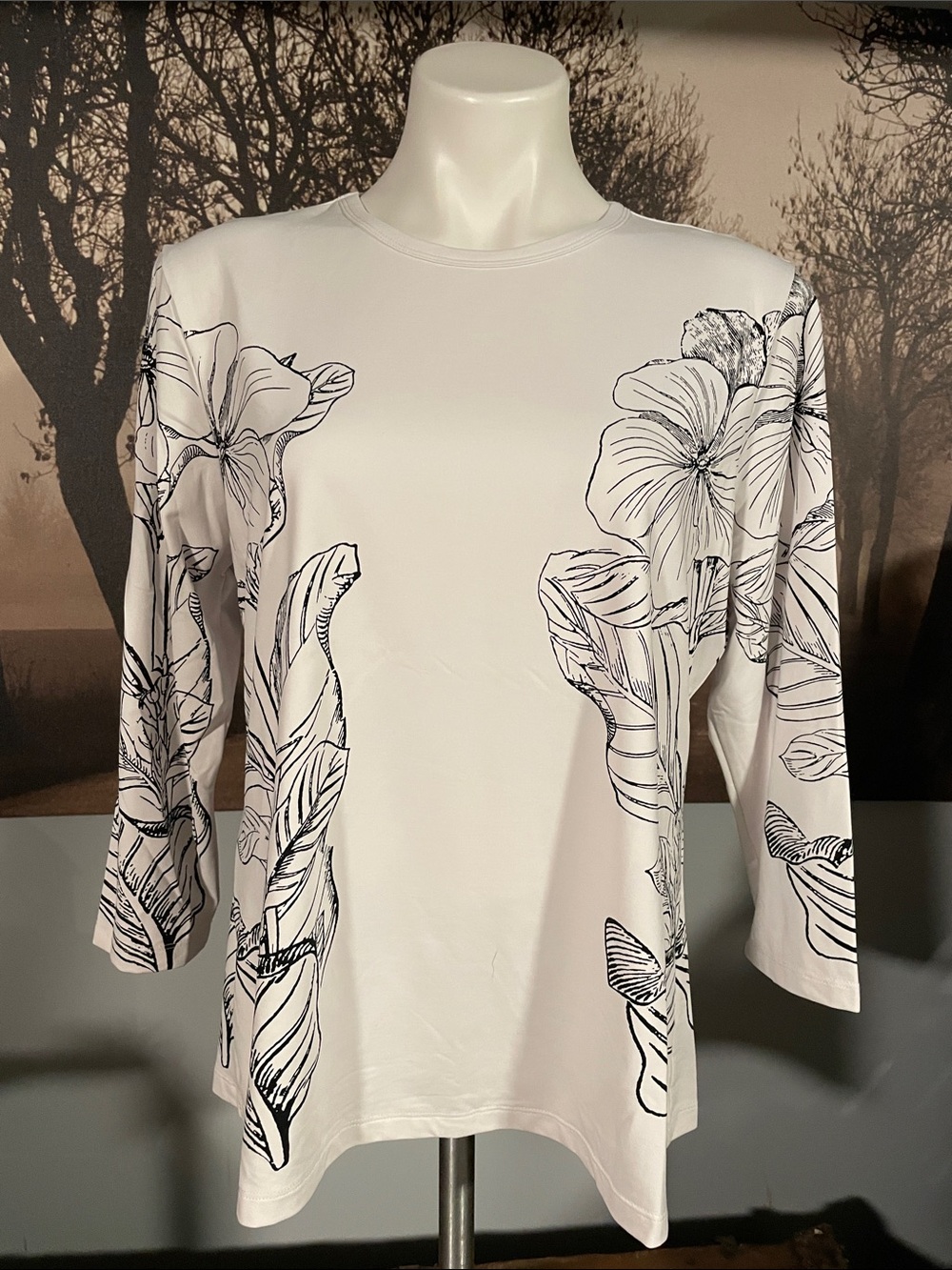 J. McLaughlin White Floral Print Long Sleeve Top - XL
